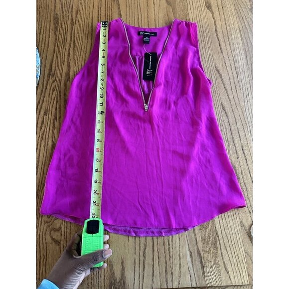 🎈🎈🎈INC Sheer V Neck Sleeveless  1/4 Zip Blouse Magenta Size XS NEW Lightweight - Picture 6 of 9